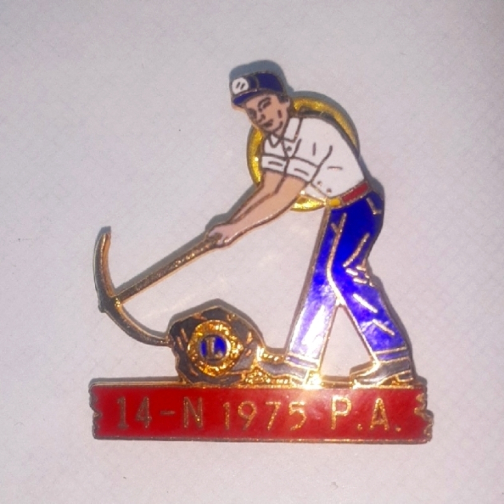 Colorful Worker Enamel Pin Loins